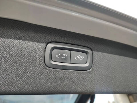 2022 Volvo XC90 T5 Momentum