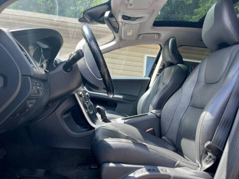 2015 Volvo XC60 T5 Drive-E Platinum