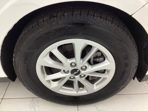 2023 Kia Carnival LX