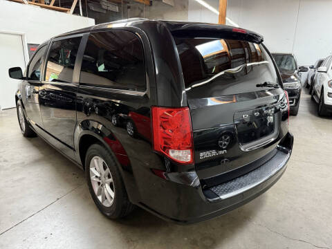 2019 Dodge Grand Caravan SXT 35th Anniversary Edition