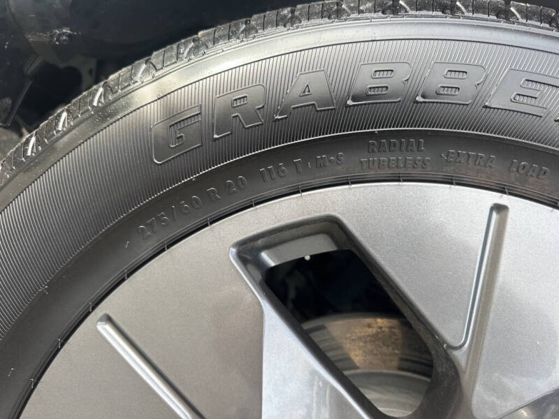 2022 Ford F-150 Lightning Lariat