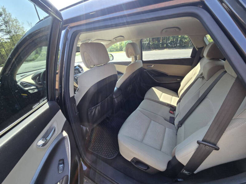 2017 Hyundai Santa Fe SE
