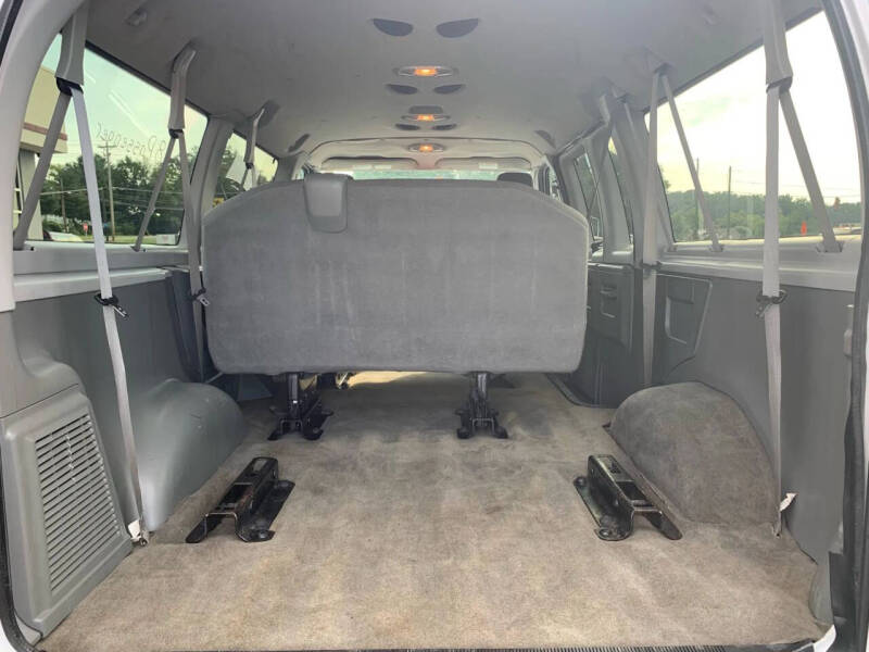 2013 Ford E-Series E-350 SD XLT