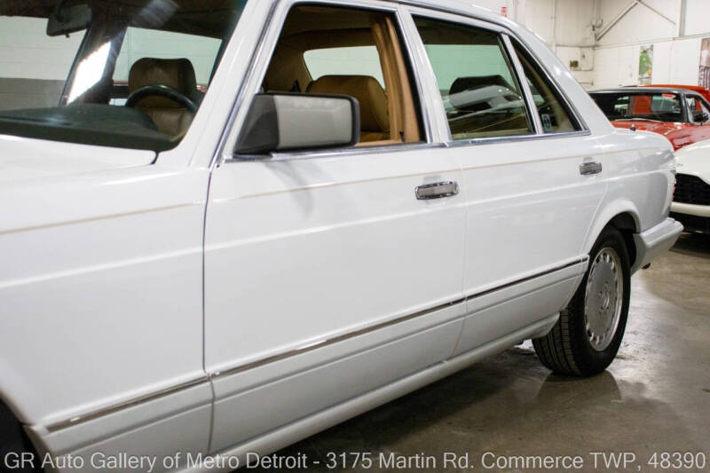 1991 Mercedes-Benz 560-Class 560 SEL