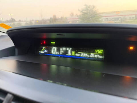 2013 Toyota Prius v Five