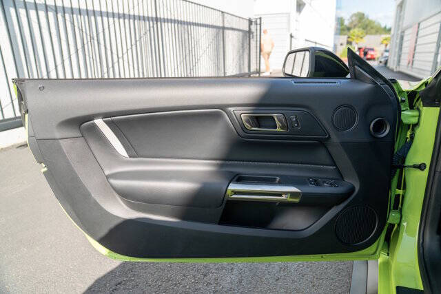 2020 Ford Mustang 14
