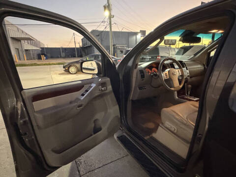 2008 Nissan Pathfinder LE V8