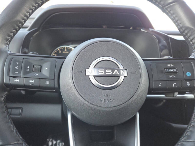 2022 Nissan Pathfinder SV