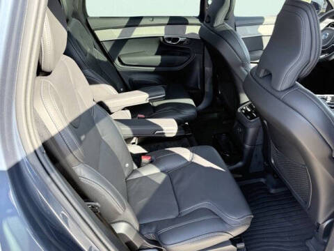 2025 Volvo XC90 T8 Ultra Bright Theme 6P