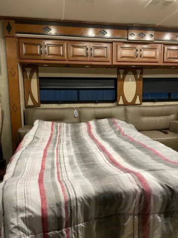 2014 Freightliner XCM Chassis