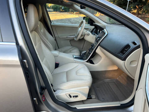 2013 Volvo XC60 T6 Premier Plus