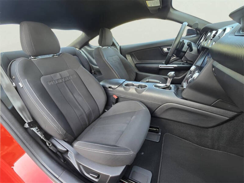 2021 Ford Mustang EcoBoost