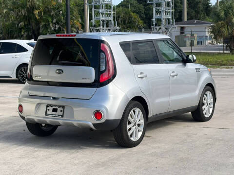 2017 Kia Soul +