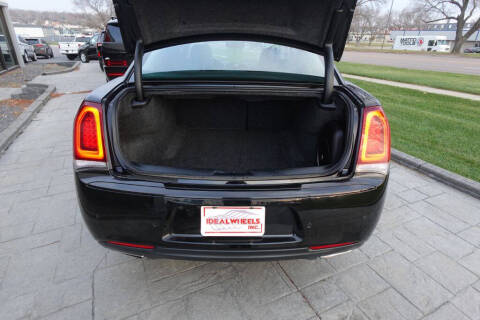 2023 Chrysler 300 Touring L