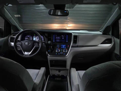 2020 Toyota Sienna LE 7-Passenger