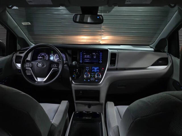 2020 Toyota Sienna LE 7-Passenger