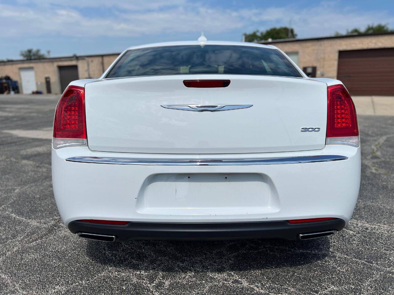 2015 Chrysler 300 for sale at Ideal Cars LLC in Skokie, IL