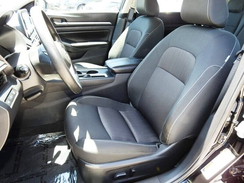 2022 Nissan Altima Sedan - $21,900