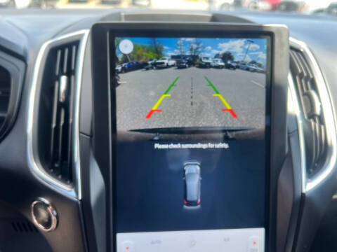 2022 Ford Edge Titanium