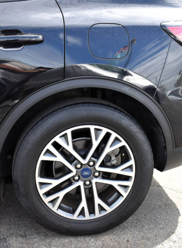 2020 Ford Escape SEL