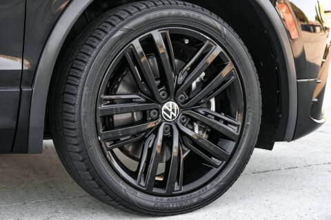 2022 Volkswagen Tiguan SE R-Line Black