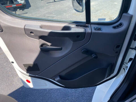 2020 Freightliner M2 106