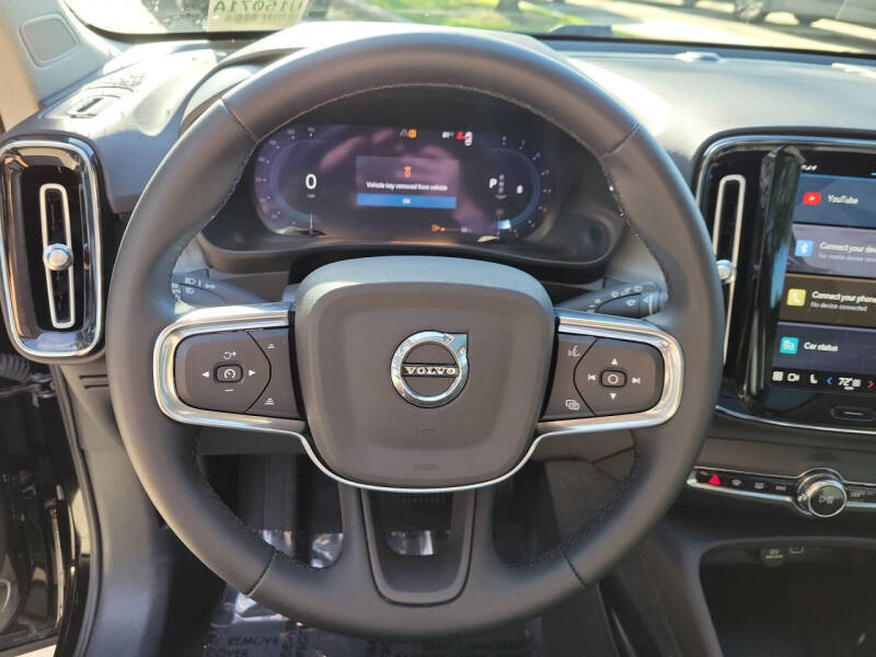2024 Volvo XC40 B5 Plus Dark Theme