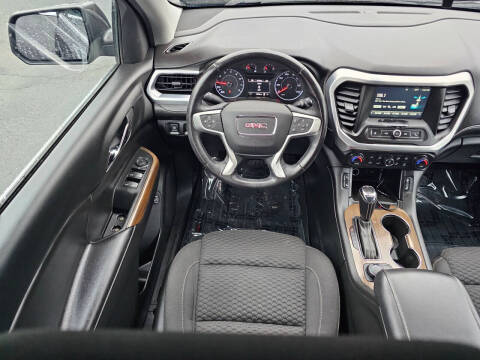 2017 GMC Acadia SLE-2