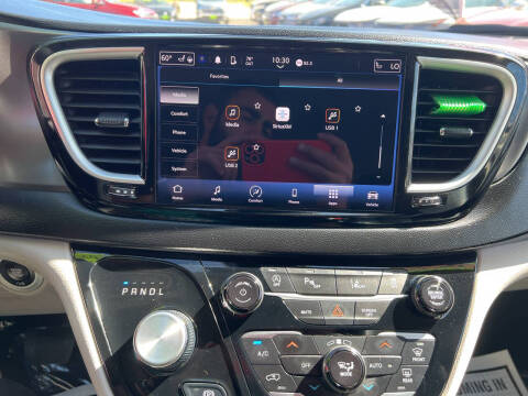 2024 Chrysler Pacifica Touring L