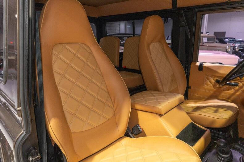 1987 Land Rover Defender
