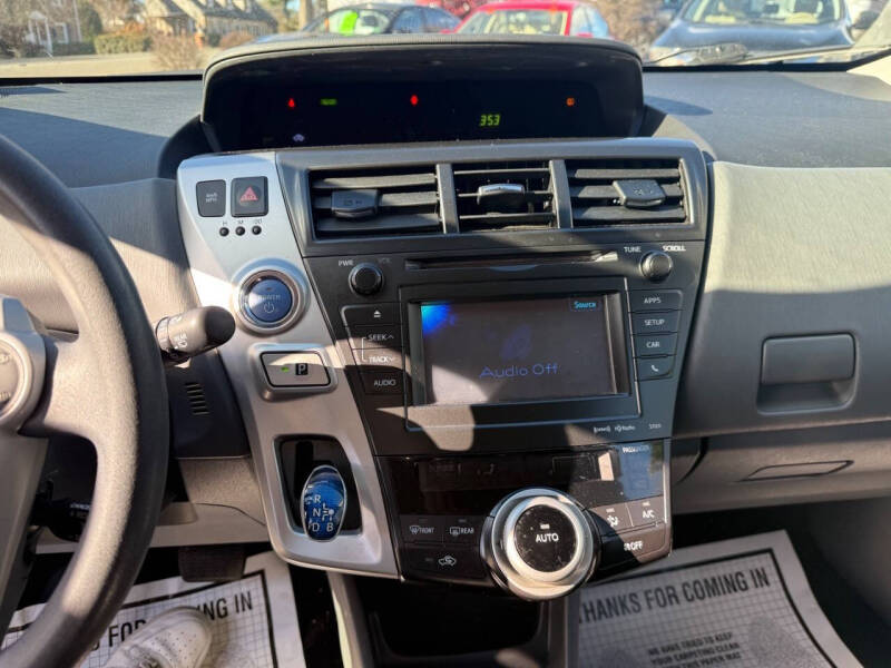 2012 Toyota Prius v Three