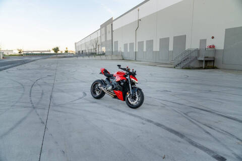 2023 Ducati Streetfighter V2