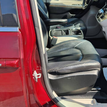 2017 Chrysler Pacifica Touring-L