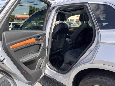 2023 Audi Q5 quattro Premium Plus 40 TFSI