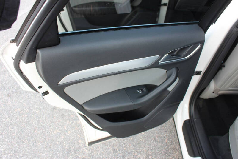 2016 Audi Q3 2.0T Premium Plus