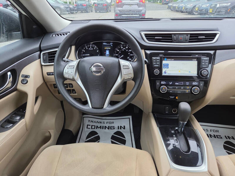 2016 Nissan Rogue SV