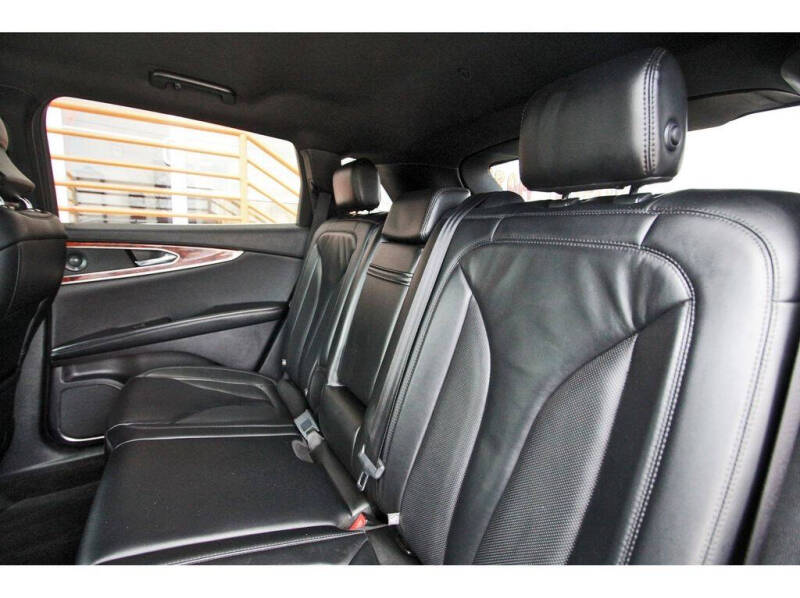 2019 Lincoln Nautilus Select