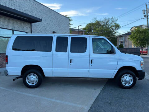 2013 Ford E-Series E-350 SD XLT