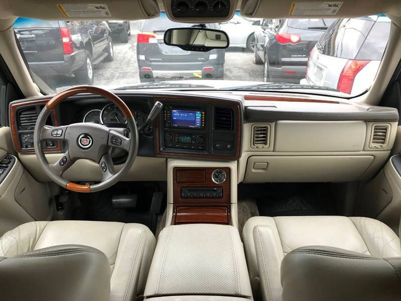 2004 Cadillac Escalade