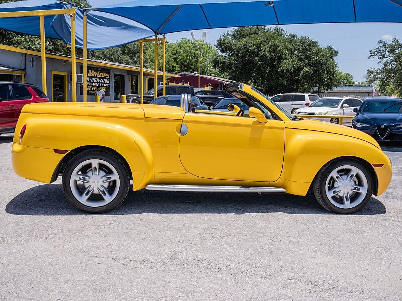 2004 Chevrolet SSR LS