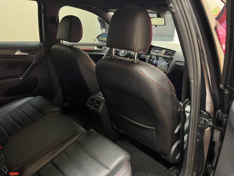 2019 Volkswagen Golf GTI S