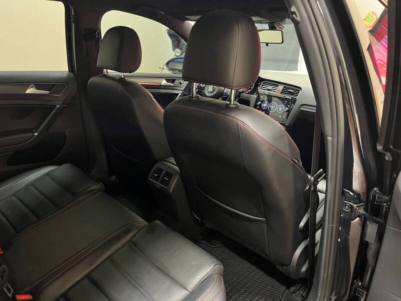 2019 Volkswagen Golf GTI S