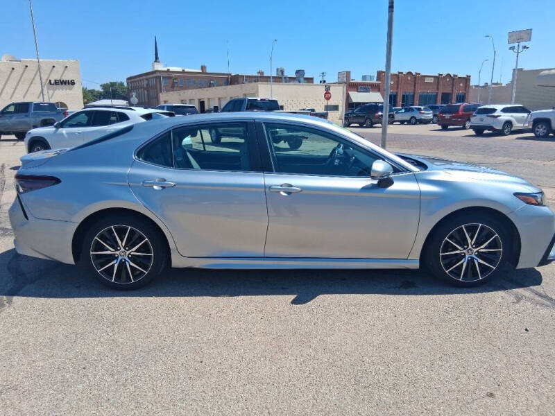 2022 Toyota Camry SE