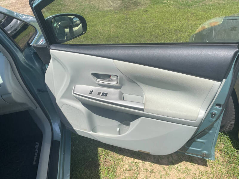 2013 Toyota Prius v Five