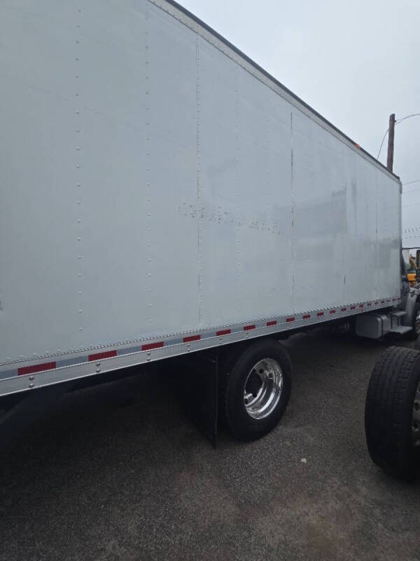 2019 Freightliner M2 106