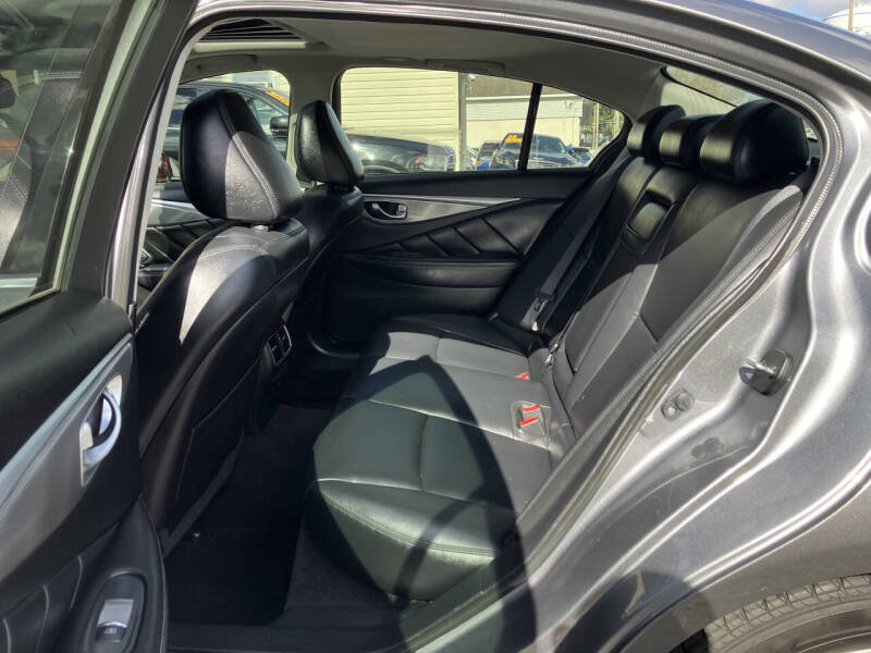 2015 Infiniti Q50 Premium