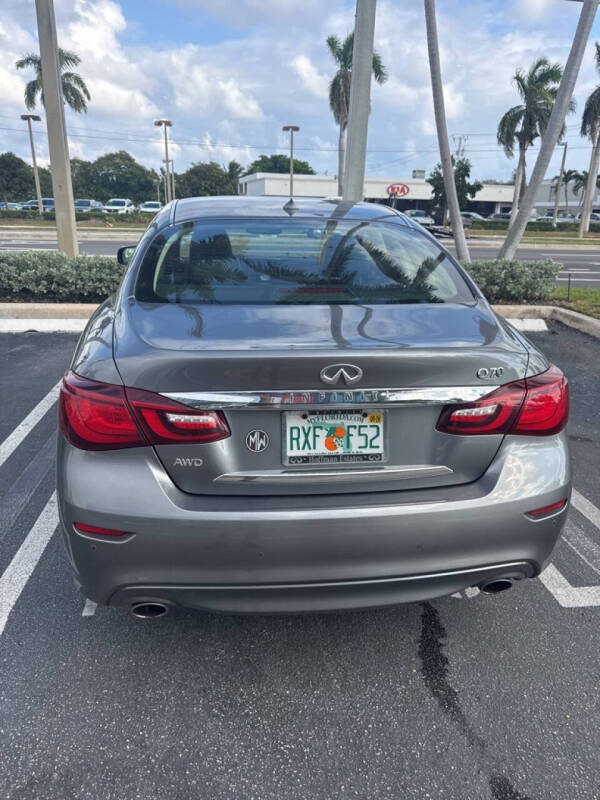 2015 Infiniti Q70 3.7
