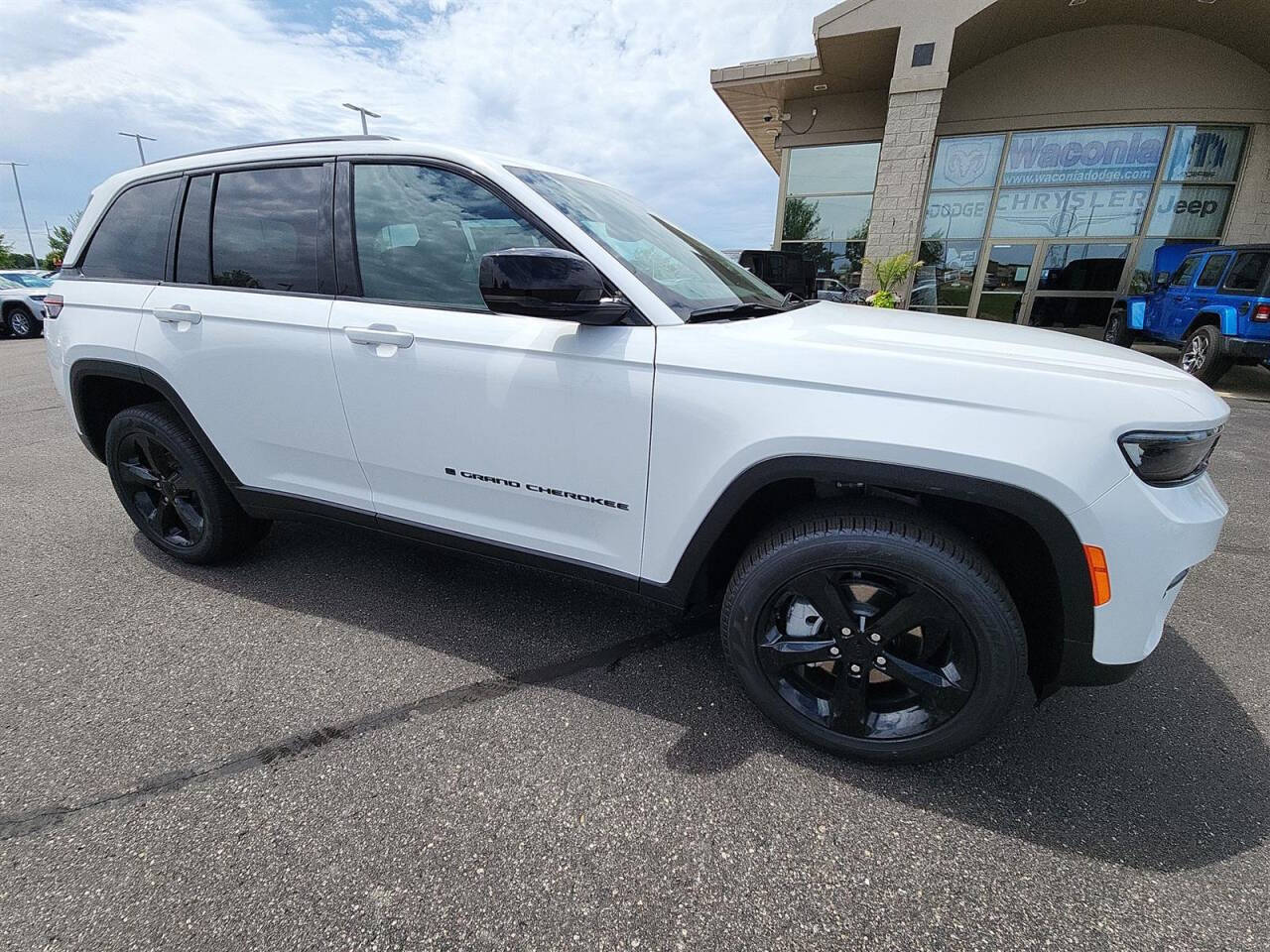 2024 Jeep Grand Cherokee for sale at Victoria Auto Sales in Victoria, MN