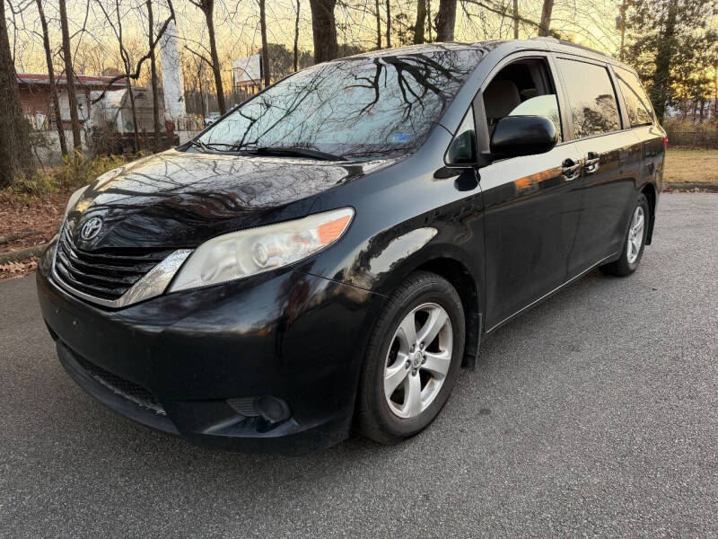 2015 Toyota Sienna LE 8-Passenger