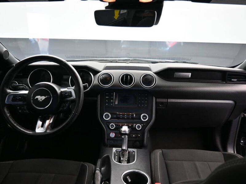 2021 Ford Mustang EcoBoost